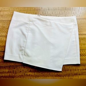 Express White Skort - size 8